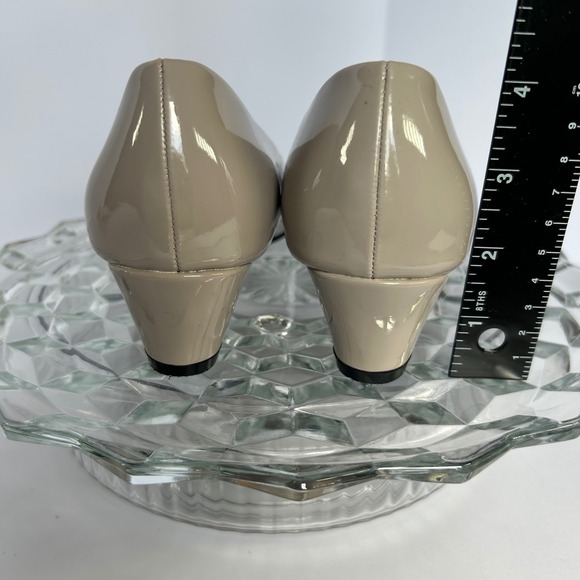 Appleseed's Taupe Patent Leather Peep Toe Wedge Heel Pumps Dress Shoes 9.5M - Picture 4 of 6